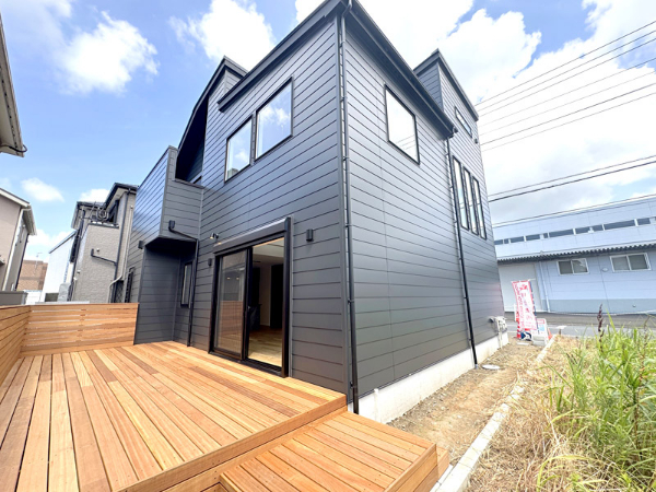 明治地所_広いリビングがある物件の販売事例